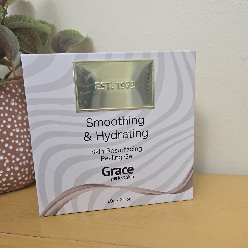 Grace Gold and White Peeling Gel